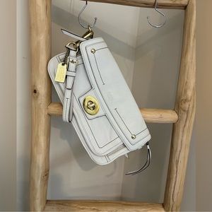 COACH Winter White Hamptons Vintage Clutch Purse